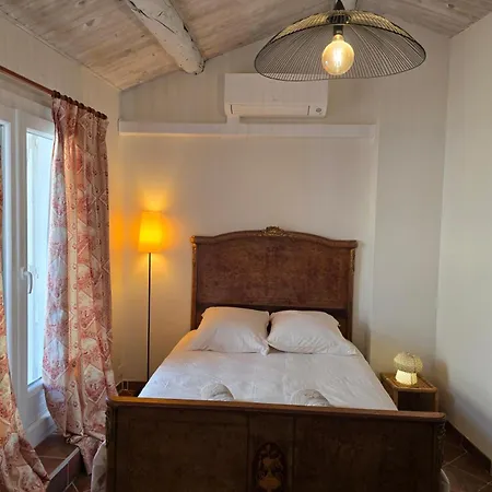 L'elegante Maison De Village Terrasse Tropezienne アパート