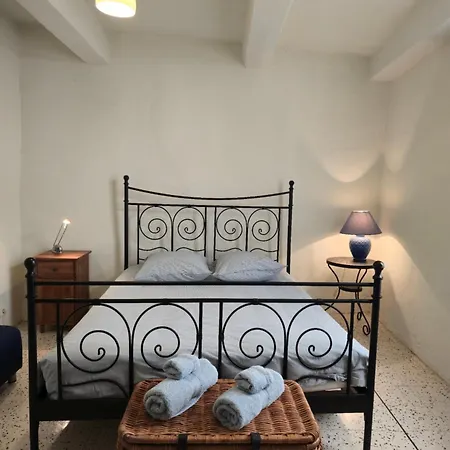 Apartamento L'élégante Maison De Village Terrasse Tropézienne